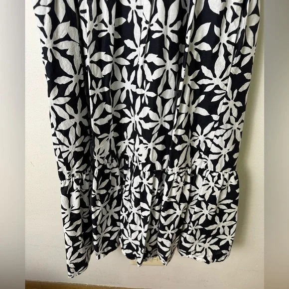 J. Crew factory black and white floral print with keyhole front size 6P - Picture 6 of 11